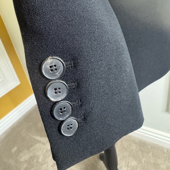 Vestiaire Carry Over Elegant Black Women's Blazer - Picture 4 of 15